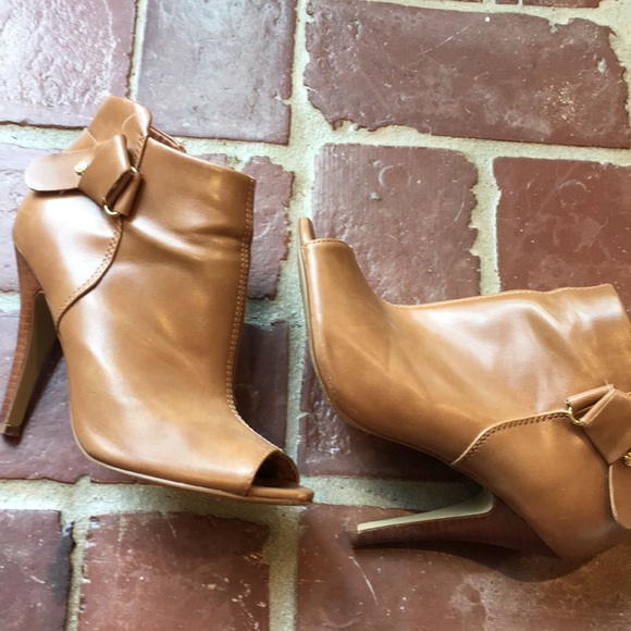 Guess Booties - Picture 4 of 8